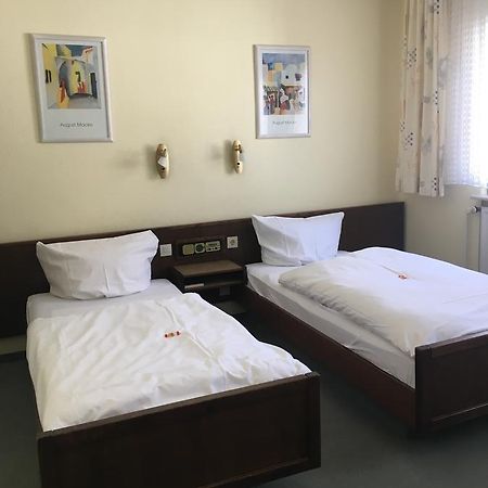 Zum Lowen Hotel Weiterstadt Luaran gambar