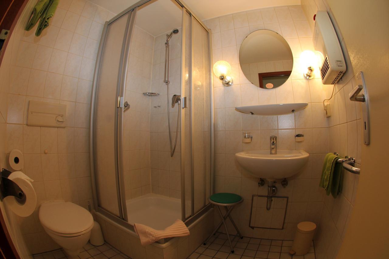 Zum Lowen Hotel Weiterstadt Luaran gambar