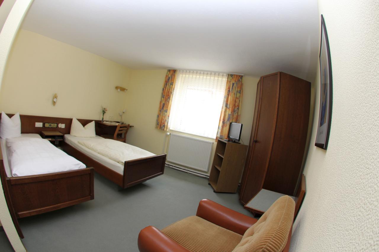 Zum Lowen Hotel Weiterstadt Luaran gambar